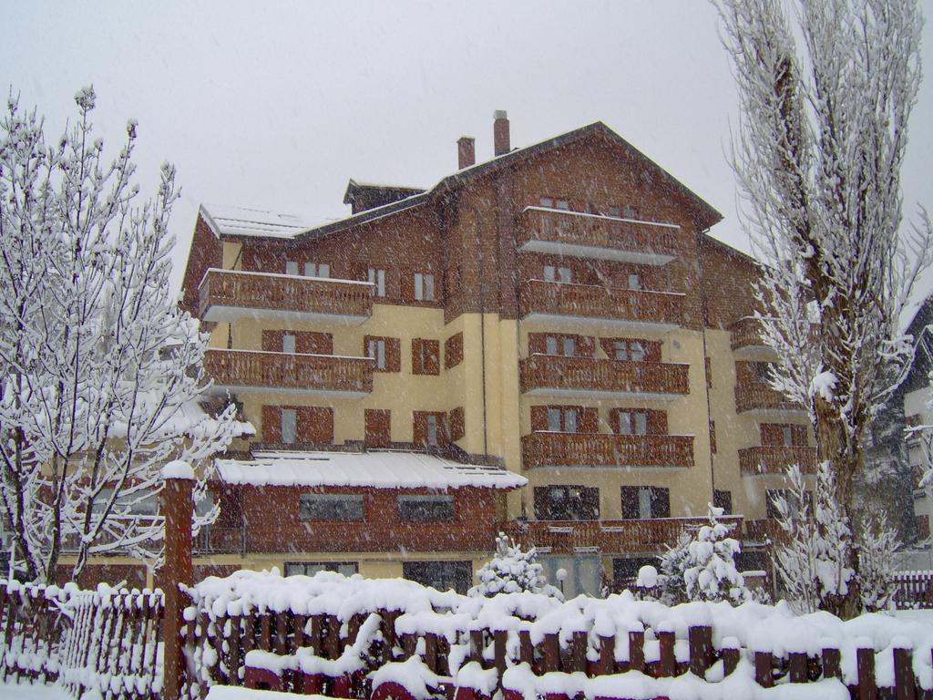 Hotel Bucaneve Бардонеккія Екстер'єр фото