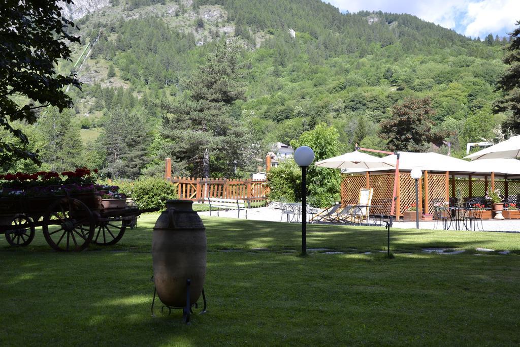 Hotel Bucaneve Бардонеккія Екстер'єр фото