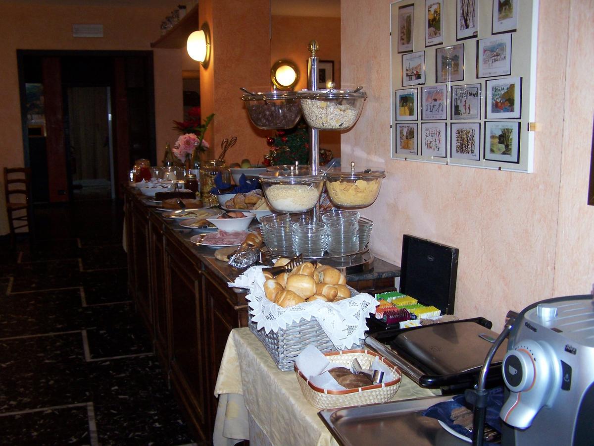Hotel Bucaneve Бардонеккія Екстер'єр фото