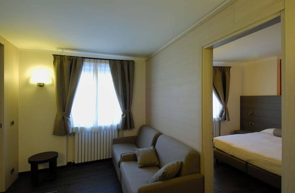 Hotel Bucaneve Бардонеккія Екстер'єр фото